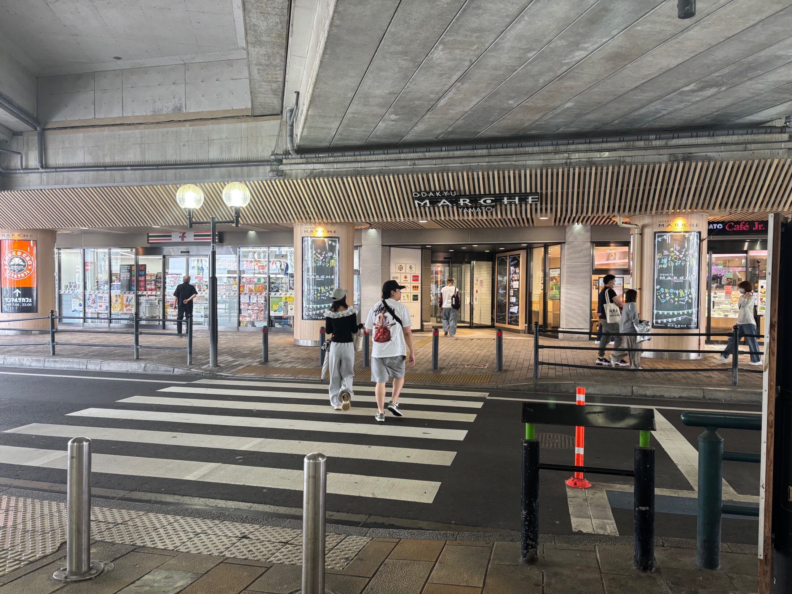大和駅南口 小田急マルシェ大和